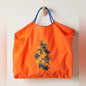 Free people movement Blooming
Buti Tote Bag